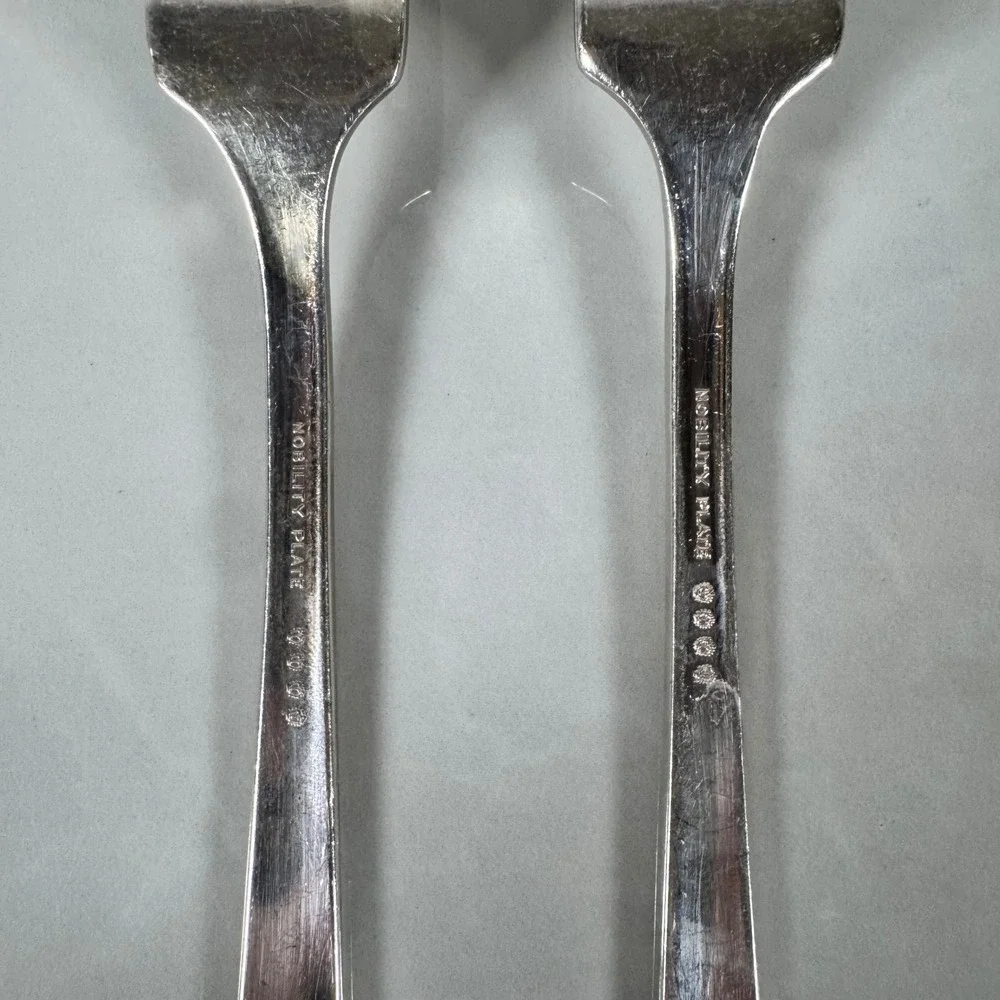Set of 2 Oneida Nobility Plate Silver‎ Plated Dinner Forks Caprice Floral